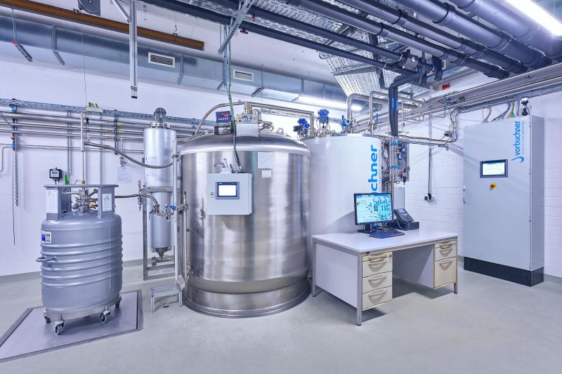 Heliumverflüssiger VL100 mit LHe Dewar und automatischer Abfüllung Heliumverflüssiger VL100 mit LHe Dewar und automatischer Abfüllung